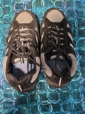 Men's Athletic Lace-Up Shoes in Black and Gray Size 12.5  9E